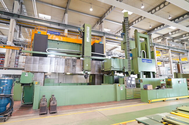 Rivendita Tornio verticale PIETRO CARNAGHI AC57TM usato